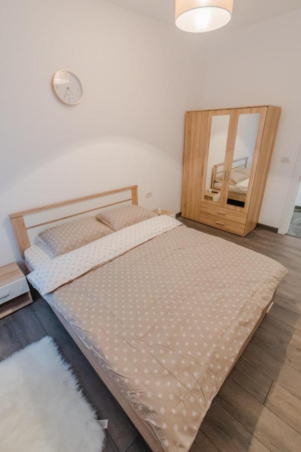 Penthouse Luxury Fălticeni Exterior photo